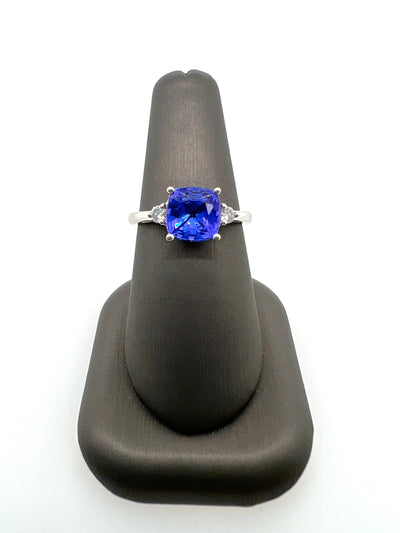 Tanzanite and Diamonds Ring