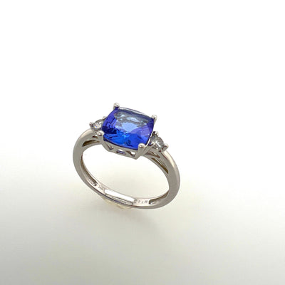 Tanzanite and Diamonds Ring